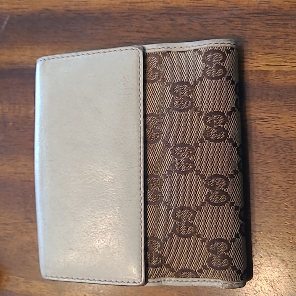 Gucci Bifold Monogram Snap Wallet - Picture 6 of 13